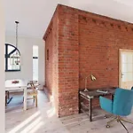 Loft Amalia W Wiezy Strazackiej, Butikowy, Blisko Jeziora 슈체시네크